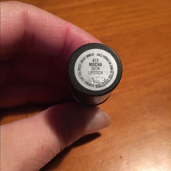 MAC Satin Lipstick Mocha - Picture 9 of 14